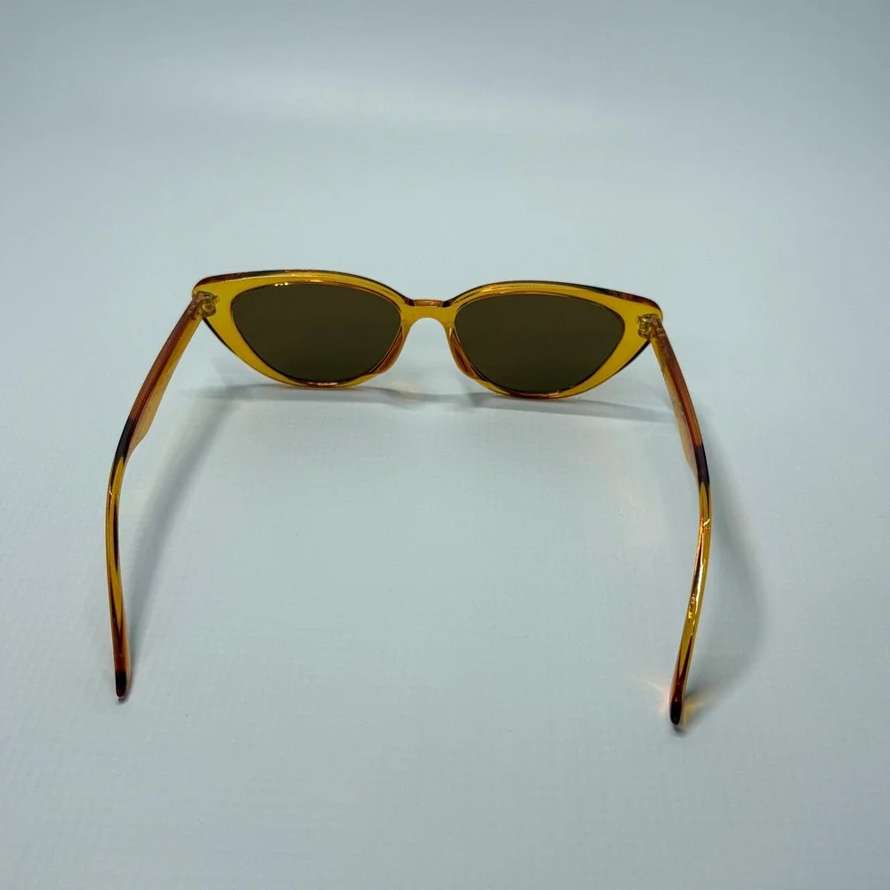 Foster Grant Womens NS0124 Cat Eye Sunglasses Yellow Amber Translucent Brown